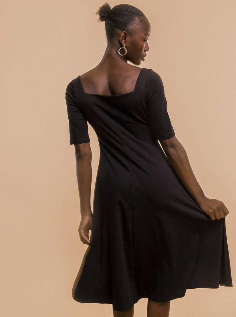 czarna bawełniana sukienka midi